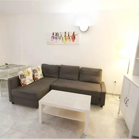 Dinastia B401 By Tenerife & Sales * Los Cristianos (Tenerife)
