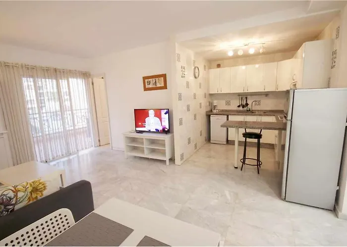 Dinastia B401 By Tenerife & Sales لوس كريستيانوس