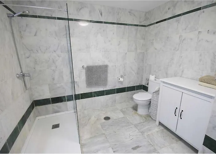 Dinastia B401 By Tenerife & Sales * Los Cristianos (Tenerife)