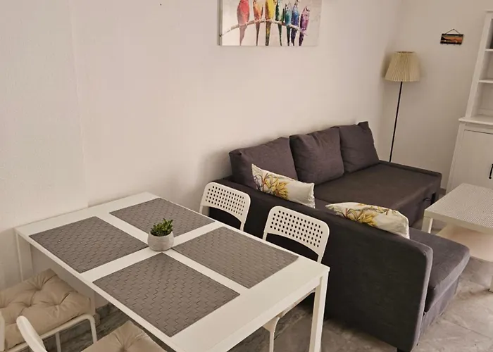 Dinastia B401 By Tenerife & Sales Los Cristianos (Tenerife)